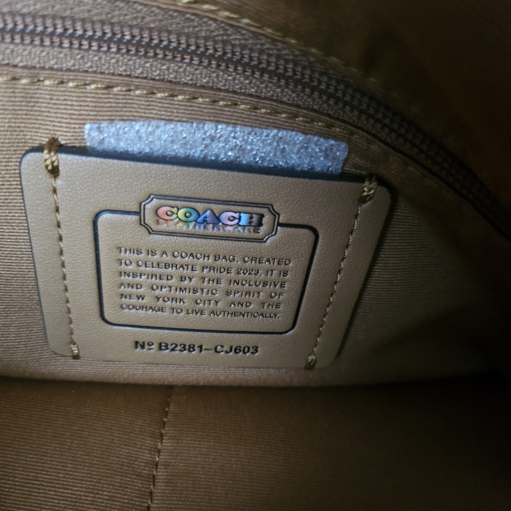 Coach Tote Bag - Picture 4 of 4